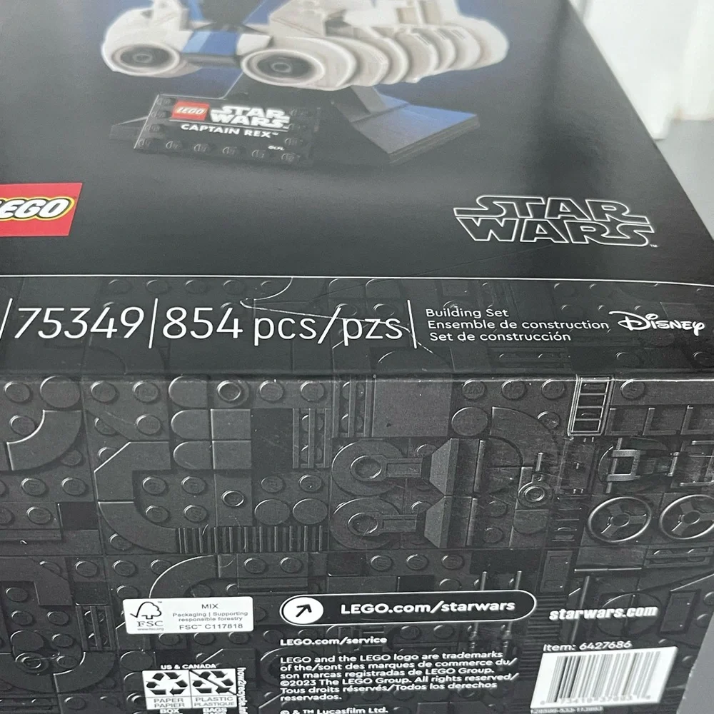 LEGO Star Wars Captain Rex Helmet 75349 854 PCs 18+ NIB Sealed - Picture 5 of 7
